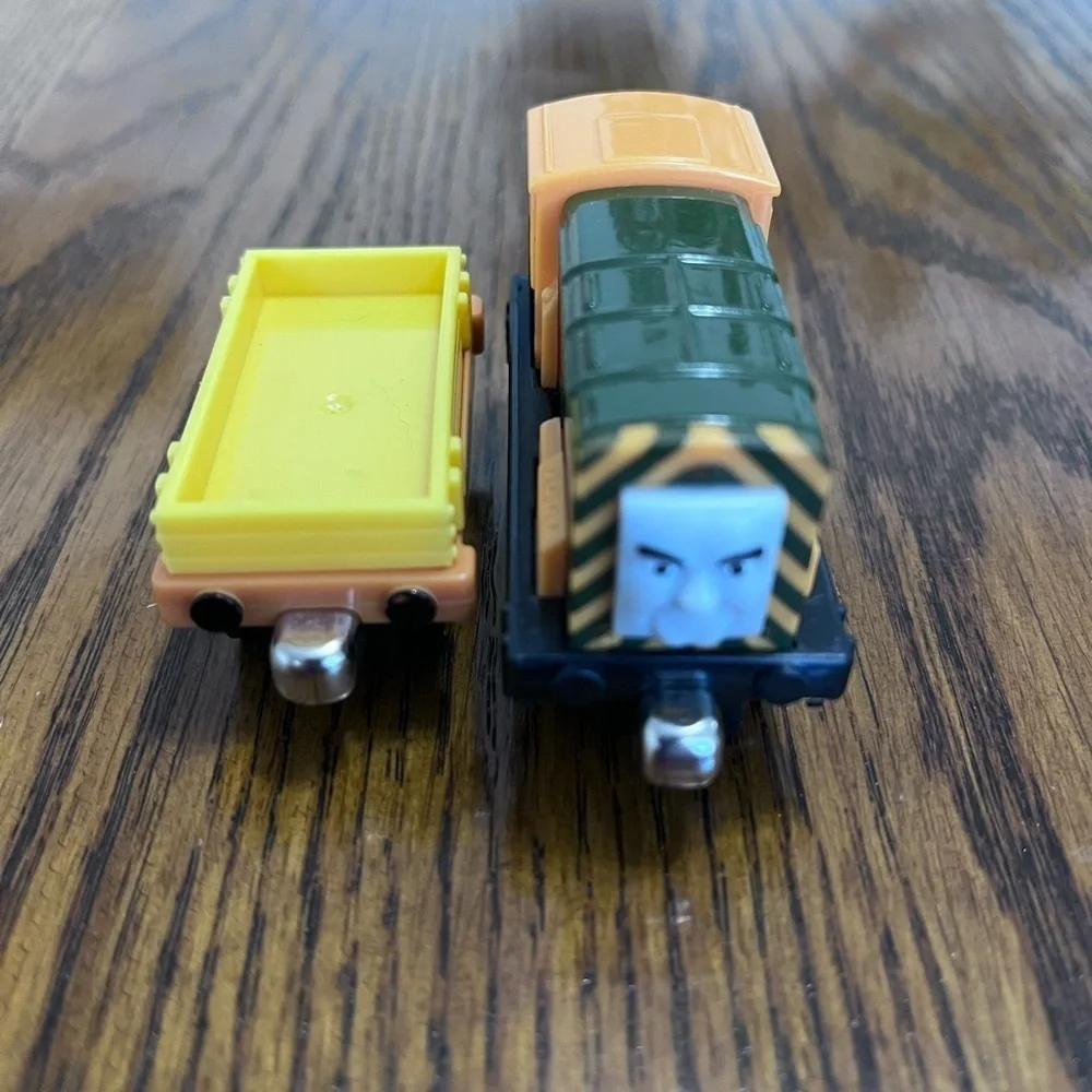 Thomas The Train IRON ARRY & Railway Car DieCast‎ Metal Take N Play